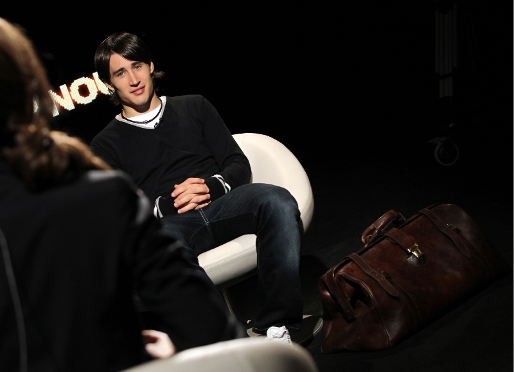 Bojan, durant l'entrevista a 'Estaci Camp Nou'. Fotos: Miguel Ruiz-FCB.