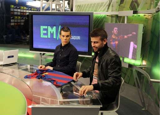 Gerard Piqu, durante la entrevista post-partido en el programa 'El Marcador' de Bara TV. Fotos: Miguel Ruiz (FCB).