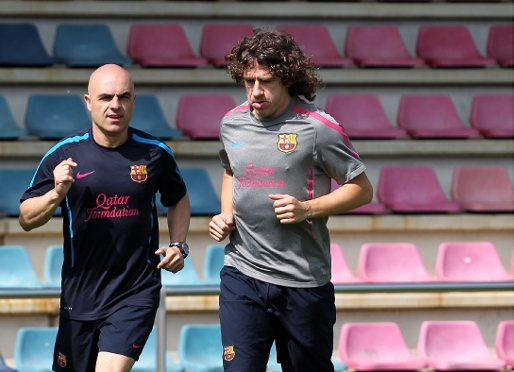Carles Puyol running again a month after operation