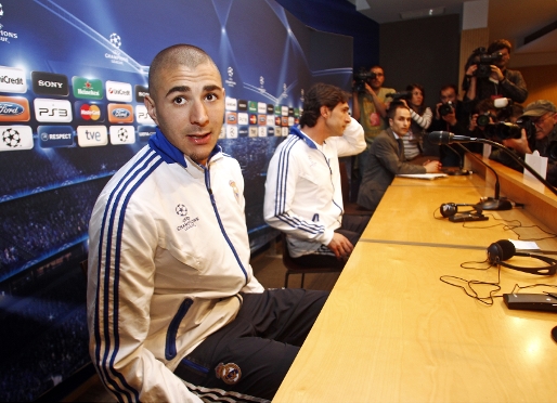 Benzema y Karanka antes de la ruoda de prensa en el Camp Nou. Fotos: Miguel Ruiz-FCB
