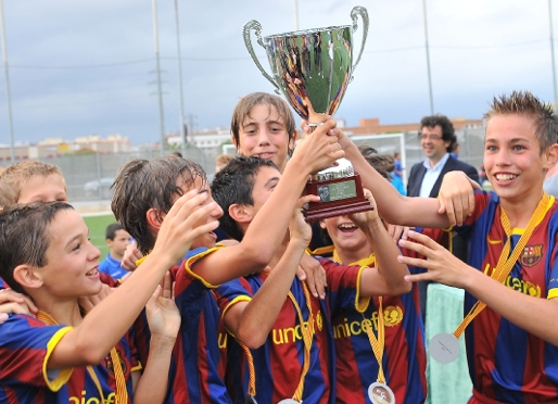 El alevín A fue el último de los cuatro campeones blaugranas en las finales jugades en Montcada. Fotos:Àlex Caparrós/FCB