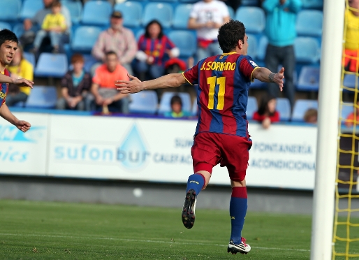 Soriano, celebrant el seu gol, l'empat a un. Fotos: Miguel Ruiz (FCB).