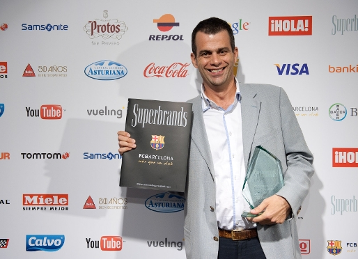 El director comercial y de Mrketing del FC Barcelona, Laurent Collette, fue el encargado de recoger el reconocimiento. Foto: FCB