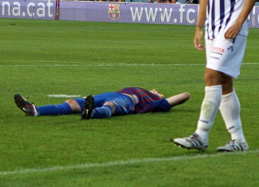Desesperació en els jugadors del Barça B després de l'injust empat contra el Recreativo. Fotos: Miguel Ruiz-FCB