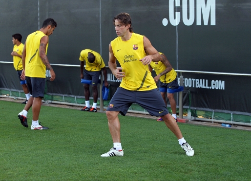 Maxwell trains for part of the session with the main group