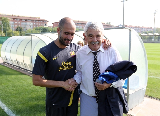 El técnico Pep Guardiola con el ex presidente de la Generalitat, Pascual Maragall. Fotos: Miguel Ruiz - FCB