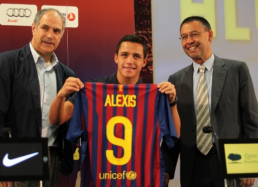 Alexis Snchez el dia de la seva presentaci com a jugador del FC Barcelona. Fotos: Arxiu FCB