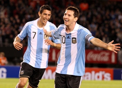 Messi celebra su gol contra Chile. Fotos: www.afa.org.ar