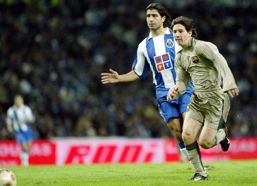 Messi es retroba aquesta nit amb l'equip que el va veure debutar amb el Bara. Foto: Arxiu FCB