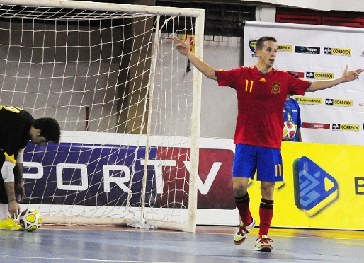 Lin no pudo celebrar ningn gol en esta ocasin. Foto: CBFS / Archivo FCB.