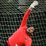 Alves demostrant les seves habilitats com a porter.