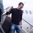 Iniesta, aterrant a Zuric. (Foto: Miguel Ruiz)