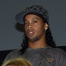 Ronaldinho va presenciar la victria del Bara Senseit.