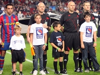 Diversos infants van participar la temporada passada en una acci similar de la UEFA al Camp Nou. Foto: Arxiu