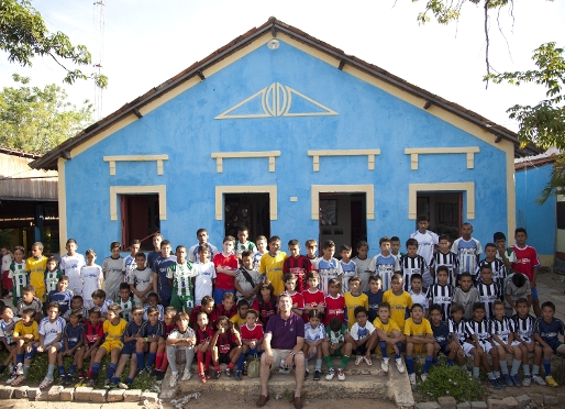 Foto de famlia amb els beneficiaris de la Fundaci Casa Grande. Foto: Fundaci Casa Grande