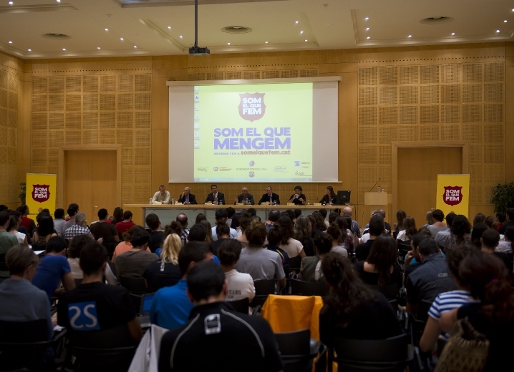 Gairebé 250 persones han atès la conferència d'aquest dimecres. Foto: Àlex Caparrós / FCB