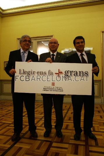 Los presidentes del Bara i el Espanyol se han adherido al Plan de Fomento de la Lectura 2008-2011.