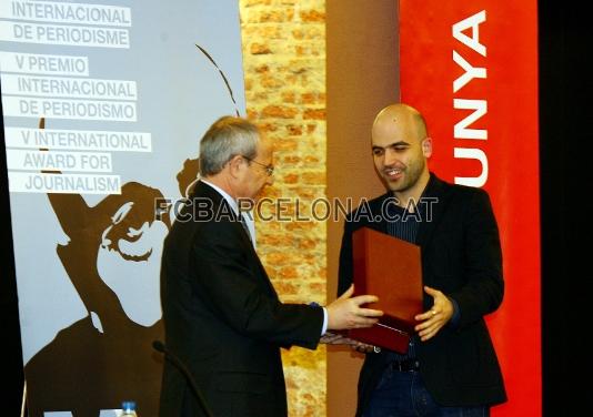 El escritor de ‘Gomorra' ha recogido el premio en la categoría de periodismo cultural y político.