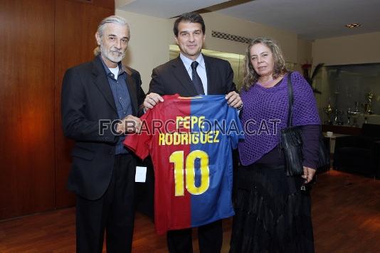 Joan Laporta recibi al nieto de Pepe Rodrguez, Jaume Gutirrez, y a su mujer, en el Palco del Camp Nou el da del partido contra el Mlaga.