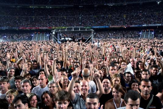 Ms de 70.000 personas llenaron el Camp Nou.