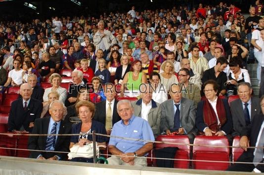 Los ex jugadores no se perdieron el Bara-Sevilla (2-1). Foto: D.C.