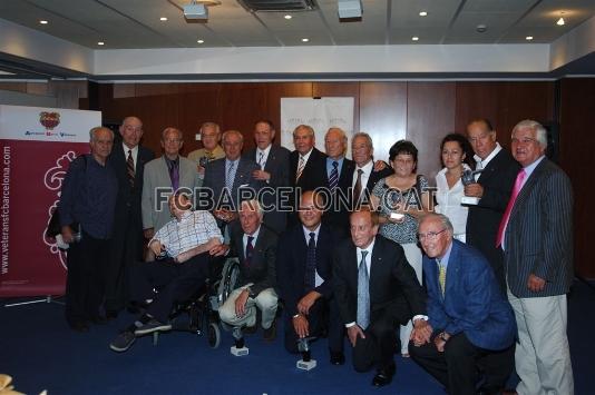 Los jugadores del 1957 se reunieron en septiembre de 2007 para celebrar los 50 aos del Camp Nou. Foto: David Cuella.