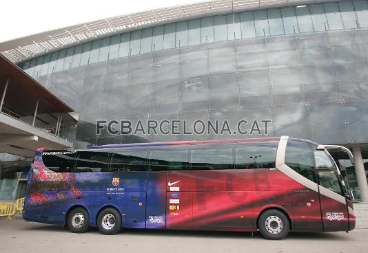 El nou autocar s'ha presentat a l'esplanada de tribuna del Camp Nou.