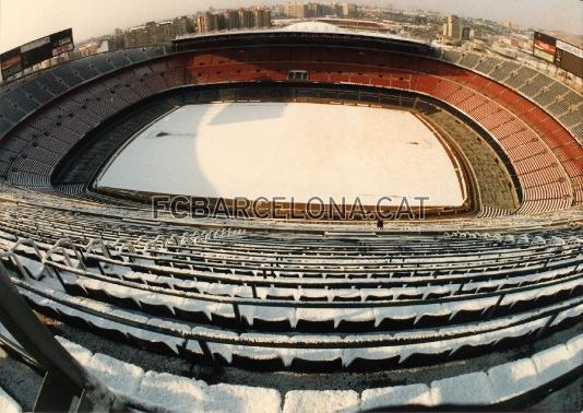 En 1983 el csped del Camp Nou se cubri de nieve.