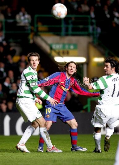 Messi centra a l'rea rival.