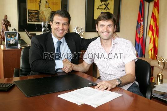 Guardiola, Laporta y Vilanova, una vez firmados los respectivos contratos.