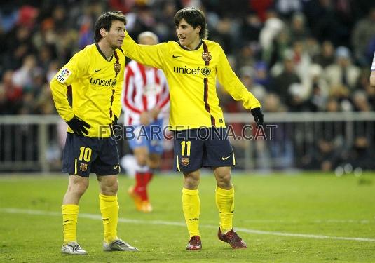 Bojan felicita a Messi.