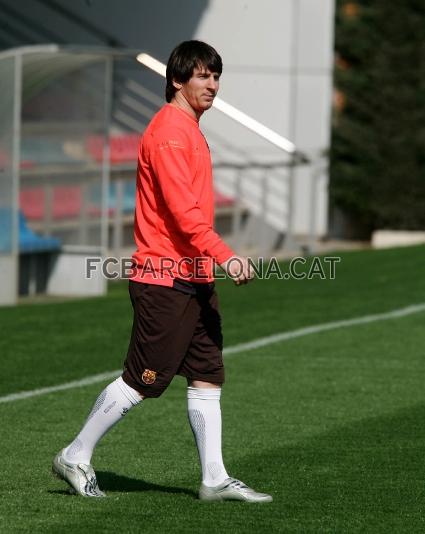 Leo Messi, uno de los internacionales, que faltaba para incorporarse al equipo.