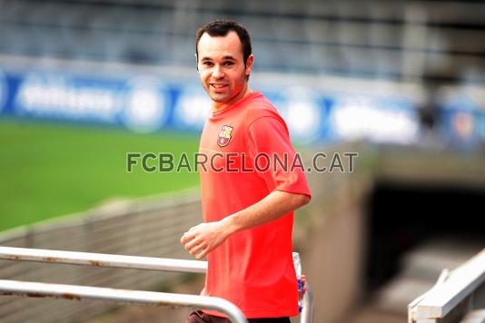 Iniesta, que va marcar un gols amb la selecci espanyola, ja ha tornat al treball amb el Bara.