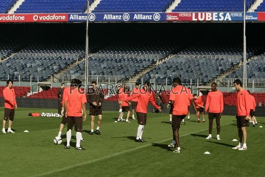 El primer equipo se ha entrenado este viernes por la maana en el Camp Nou.