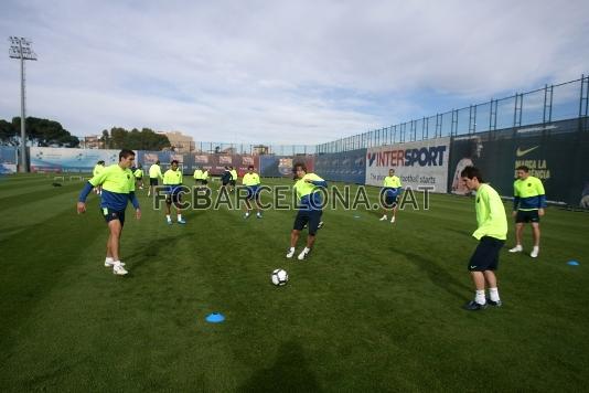 El Bara ha vuelto este lunes a los entrenamientos con la ausencia de algunos internacionales. (Fotos: Miguel Ruiz, FCB)