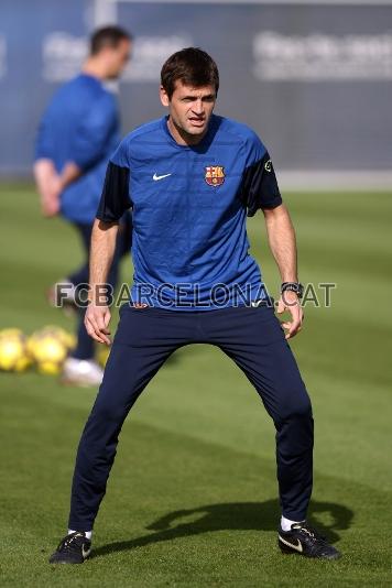 Tito Vilanova, durant l'entrenament.  (Fotos: Miguel Ruiz, FCB)