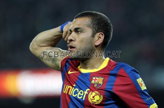 Alves, celebrando su golazo al Getafe. Foto: Archivo FCB
