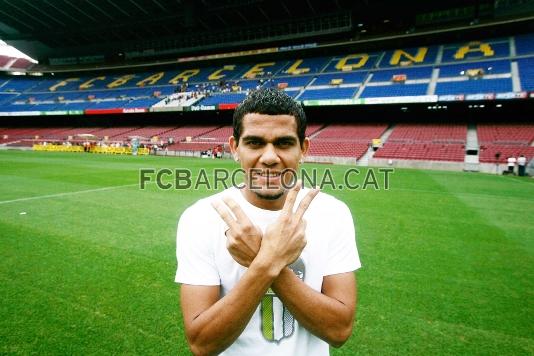 Alves, posant durant una de les seves primeres entrevistes. Foto: Arxiu FCB
