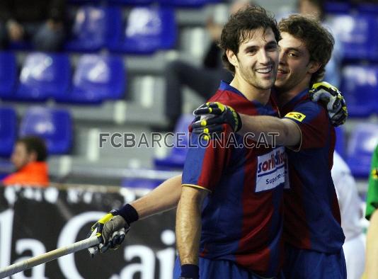 Masoliver y Borja celebran un gol de los azulgranas.