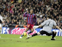 19-11-05_Ronaldinho_2x_gol_02.jpg