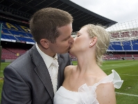 Ana y Boris Slysz: amor en el Camp Nou. Fotos: lex Caparrs-FCB