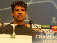 Rijkaard: We dont want to play their physical game