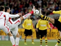 El Stuttgart cae con el Dortmund (1-2)