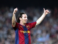 Messi, a 1 de los 100