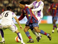Ronaldinho: “Todos los jugadores necesitan marcar”