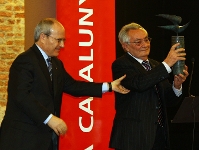Cannav, amb el Premi Vzquez Montalbn.