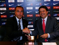 Rafael Yuste, director del ftbol base azulgrana, y Xavier Llastarri, presidente del Reus.
