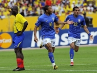 Alves and Brazil draw with Ecuador (1-1)
