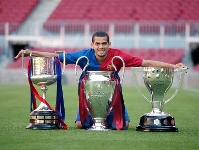 Alves adds to honours