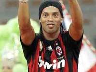Ronaldinho presented by Milan